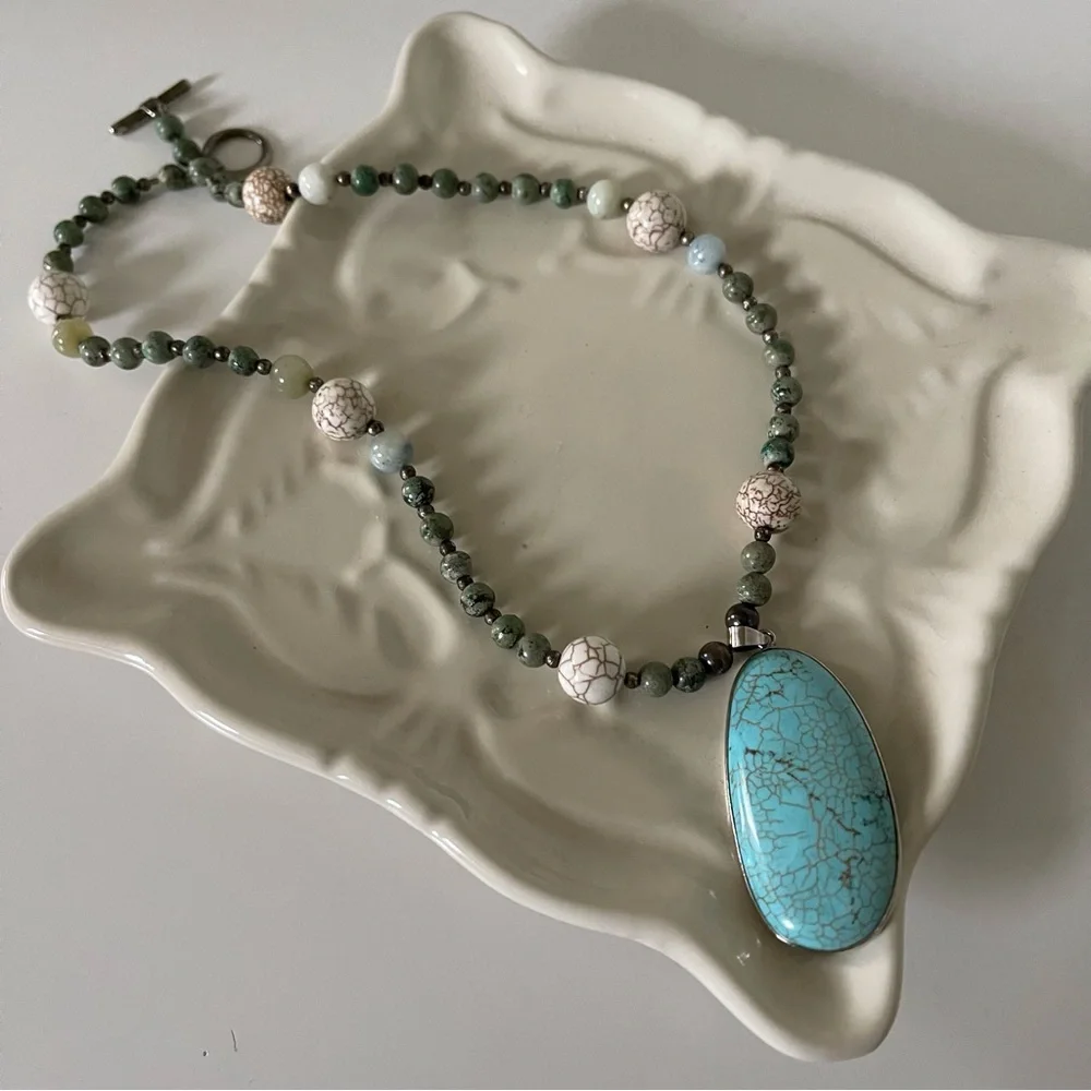 Southwestern Style Natural Stone Beaded Pendant Necklace